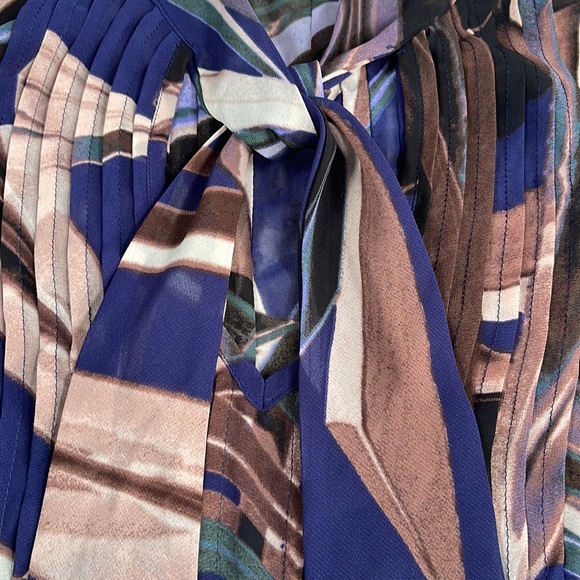 JENNIFER LOPEZ Gorgeous sheer patterned top Size M - Picture 4 of 5